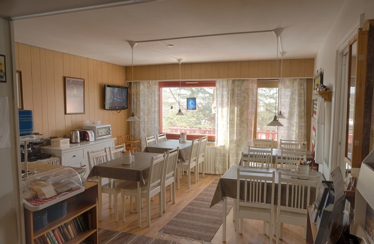 guesthouse-borealis-breakfast-area